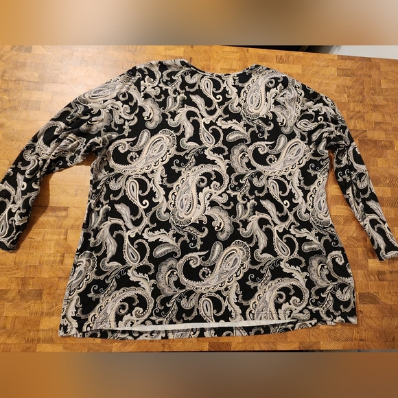 Croft & Barrow Classic Tee Size 3X. Plus Size. 3/4 Sleeve T-shirt. Paisley - Picture 8 of 9